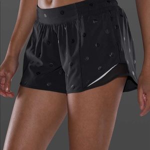 Lululemon Hotty Hot Short II *Long Polka Dot Logo